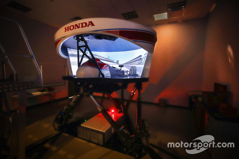 Fernando Alonso in the Honda Performance Development simulator