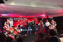 Presentación del equipo Ducati con Marco Melandri y Chaz Davis