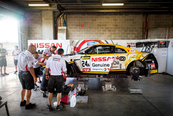 Car #24 Nissan Motorsport, Nissan GT-R Nismo GT3: Florian Strauss, Todd Kelly, Jann Mardenborough getting repared