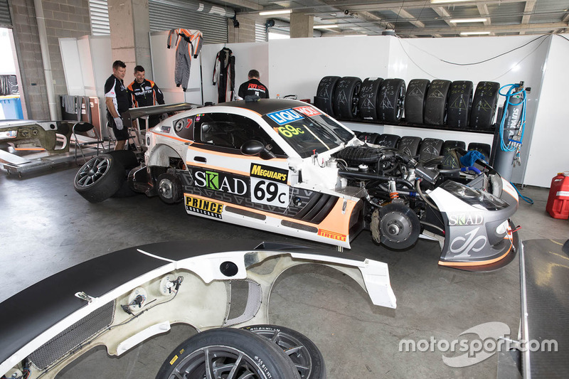 52. #69 Ayelzo Ecotint Racing Ginetta G55 GT4