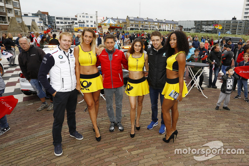 Maxime Martin, BMW Team RBM, BMW M4 DTM, Loic Duval, Audi Sport Team Phoenix, Audi RS 5 DTM, Paul Di Resta, Mercedes-AMG Team HWA, Mercedes-AMG C63 DTM con le grid girls