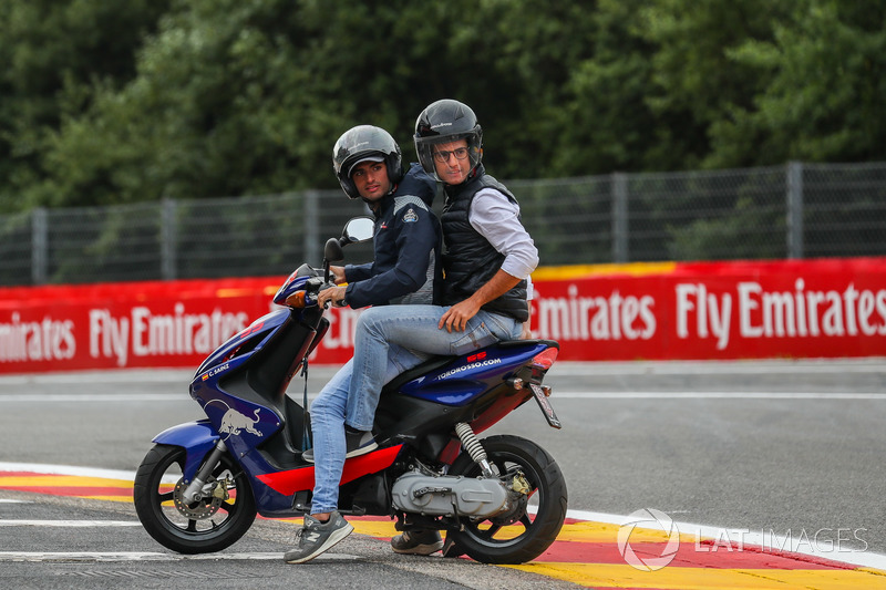 Carlos Sainz Jr., Scuderia Toro Rosso on a scooter