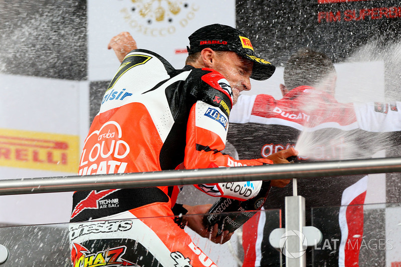 Podio: il vincitore della gara Chaz Davies, Ducati Team