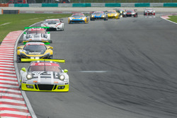 #911 Manthey Racing Porsche 911 GT3R: Nick Tandy, Earl Bamber, Patrick Pilet
