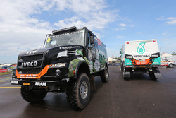 #502 Team De Rooy Iveco: Federico Villagra, Adrian Yacopini, Ricardo Torlaschi