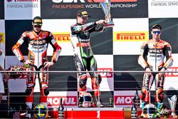 Podium : le vainqueur Jonathan Rea, Kawasaki Racing, le deuxième, Chaz Davies, Ducati Team, le troisième, Marco Melandri, Ducati Team