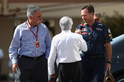 Chase Carey, Formula One Group Chairman with Bernie Ecclestone and Christian Horner, Red Bull Racing Team Principal