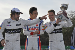 佐藤琢磨、フェルナンド・アロンソ、ストフェル・バンドーン