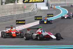 Ник де Врис, ART Grand Prix, и Джейк Деннис, Arden International