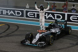 Second placed Nico Rosberg, Mercedes AMG F1 W07 Hybrid celebrates his World Championship at the end