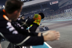 Sergio Perez, Sahara Force India F1 VJM09 celebrates fourth place in the constructors championship as he passes the team at the end of the race