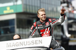 Kevin Magnussen, Haas F1 Team, op de parade