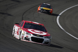 Kyle Larson, Chip Ganassi Racing, Chevrolet; Martin Truex Jr., Furniture Row Racing, Toyota