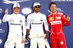 Polesitter: Lewis Hamilton, Mercedes AMG F1, second place Sebastian Vettel, Ferrari, third place Val