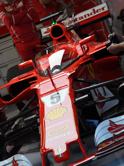 Ferrari SF70H con escudo de la cabina