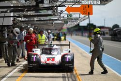 #2 Porsche Team Porsche 919 Hybrid: Timo Bernhard, Earl Bamber, Brendon Hartley