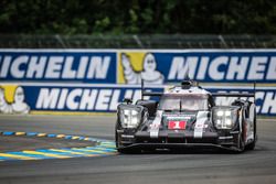 #1 Porsche Team Porsche 919 Hybrid: Timo Bernhard, Mark Webber, Brendon Hartley