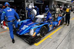 #36 Signatech Alpine A460: Gustavo Menezes, Nicolas Lapierre, Stéphane Richelmi