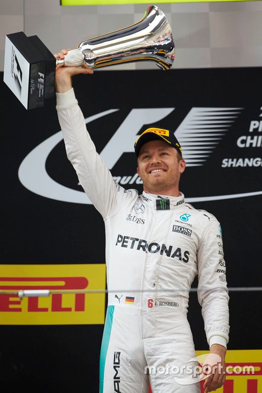Podio: gandor Nico Rosberg, Mercedes AMG F1 Team