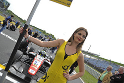 Grid girl, Joel Eriksson, Motopark Dallara F312 Volkswagen