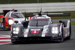 #1 Porsche Team Porsche 919 Hybrid: Timo Bernhard, Mark Webber, Brendon Hartley