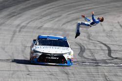 Le vainqueur Carl Edwards, Joe Gibbs Racing Toyota