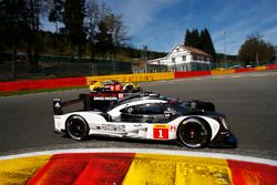 #1 Porsche Team Porsche 919 Hybrid: Timo Bernhard, Mark Webber, Brendon Hartley