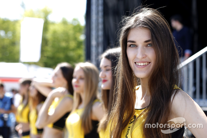 DTM grid girl