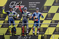 Podium: winnaar Jorge Lorenzo, Yamaha Factory Racing, tweede plaats Valentino Rossi, Yamaha Factory