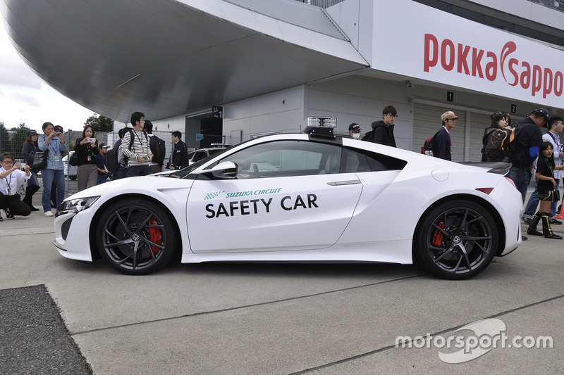 新型NSXセーフティカー(New NSX SafetyCar)