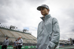 Pascal Wehrlein, Manor Racing walks the circuit