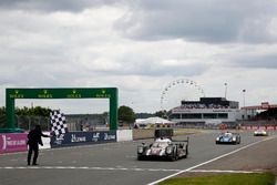 Checkerd flag for the race winner #2 Porsche Team Porsche 919 Hybrid: Romain Dumas, Neel Jani, Marc 