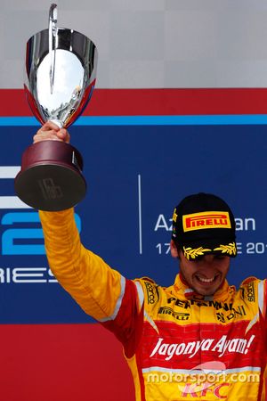 Le vainqueur Antonio Giovinazzi, PREMA Racing