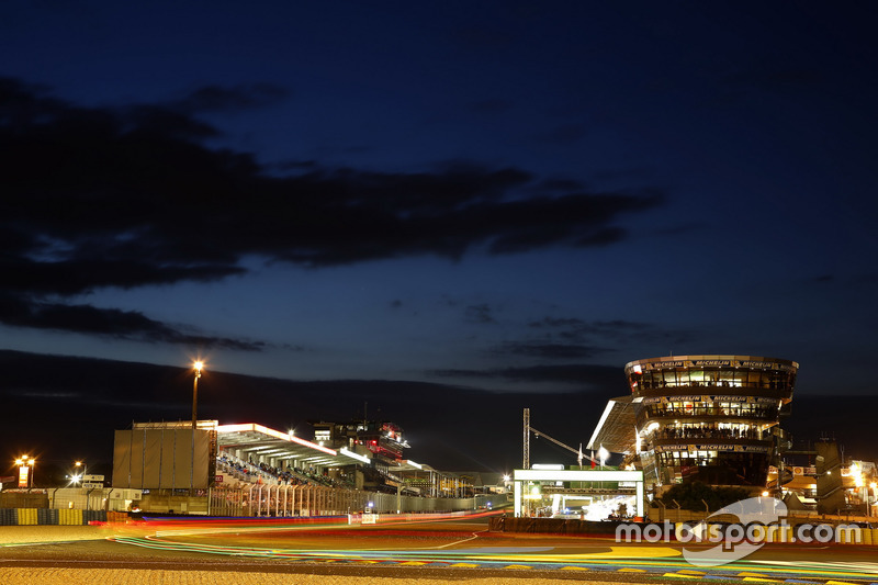 Night atmosphere