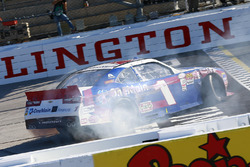 Race winner Elliott Sadler, JR Motorsports Chevrolet