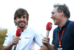 (L to R): Fernando Alonso, McLaren with Jacques Villeneuve