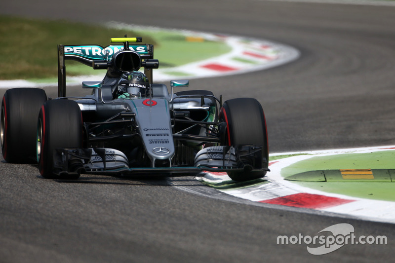2016: Nico Rosberg, Mercedes F1 W07 Hybrid
