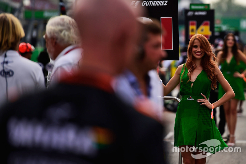 Grid girl