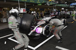#1 Porsche Team Porsche 919 Hybrid: Timo Bernhard, Mark Webber, Brendon Hartley