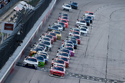 Start: Paul Menard, Richard Childress Racing Chevrolet leads