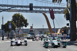 Simon Pagenaud, Team Penske Chevrolet, Will Power, Team Penske Chevrolet tijdens een parade op de Em