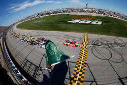 Départ: Kyle Busch, Joe Gibbs Racing Toyota leads