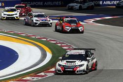 Gianni Morbidelli, Honda Civic TCR, WestCoast Racing and Pepe Oriola, SEAT León, Team Craft-Bamboo LUKOIL