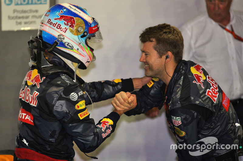 Daniel Ricciardo, Red Bull Racing celebra su segundo puesto en parc ferme