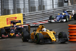 Kevin Magnussen, Renault Sport F1 Team RE16