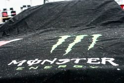 Una copertura antipioggia Monster Energy