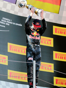 Winnaar Max Verstappen, Red Bull Racing viert op het podium