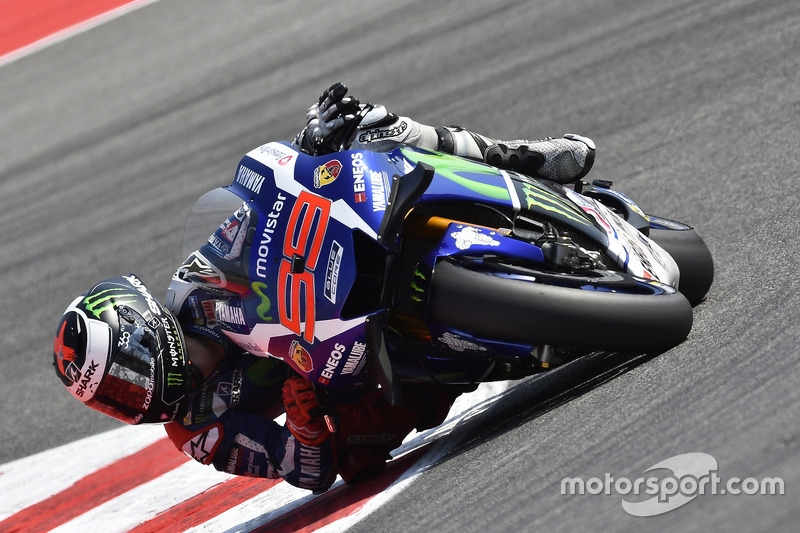 Na pista, Jorge Lorenzo chegou com tudo no Q2 e logo no início cravou o melhor tempo.