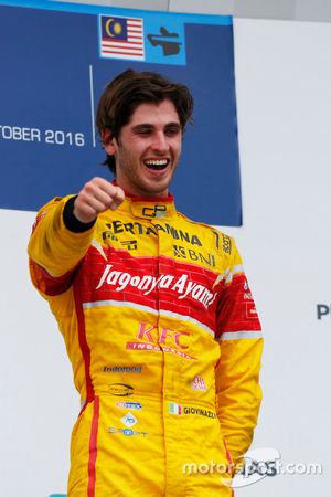 Ganador de la carrera Antonio Giovinazzi, PREMA Racing