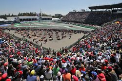 Sebastian Vettel, Ferrari SF16-H leads Lewis Hamilton, Mercedes AMG F1 W07 Hybrid